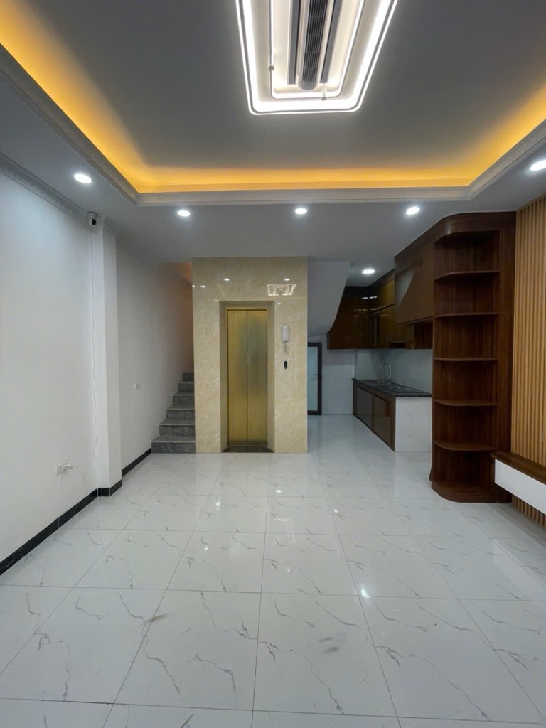 Bán nhà Nam Dư - diện tích 47m2 6 tầng - Thang máy - giá 9,6 tỷ