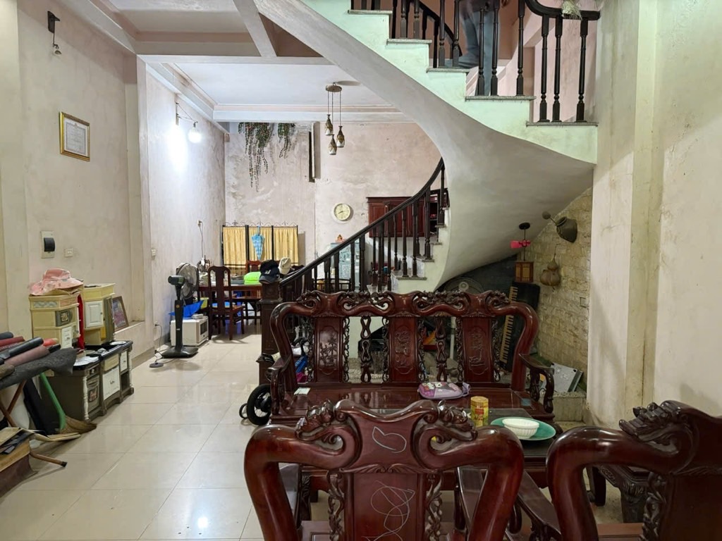 Bán nhà Chính Kinh - diện tích 75m2 5 tầng - ô tô vào nhà - giá 18,6 tỷ