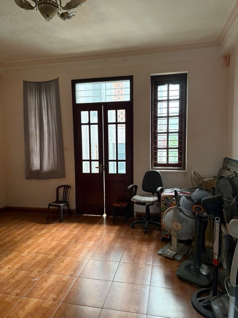 Bán nhà Chính Kinh - diện tích 75m2 5 tầng - ô tô vào nhà - giá 18,6 tỷ