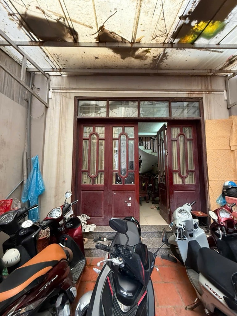 Bán nhà Chính Kinh - diện tích 75m2 5 tầng - ô tô vào nhà - giá 18,6 tỷ