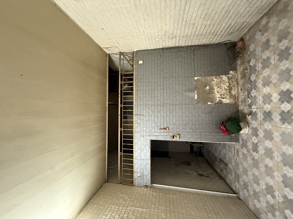 Bán nhà Nguyễn Trãi - diện tích 31m2 1 tầng - Mảnh đất vàng - giá 6,3 tỷ