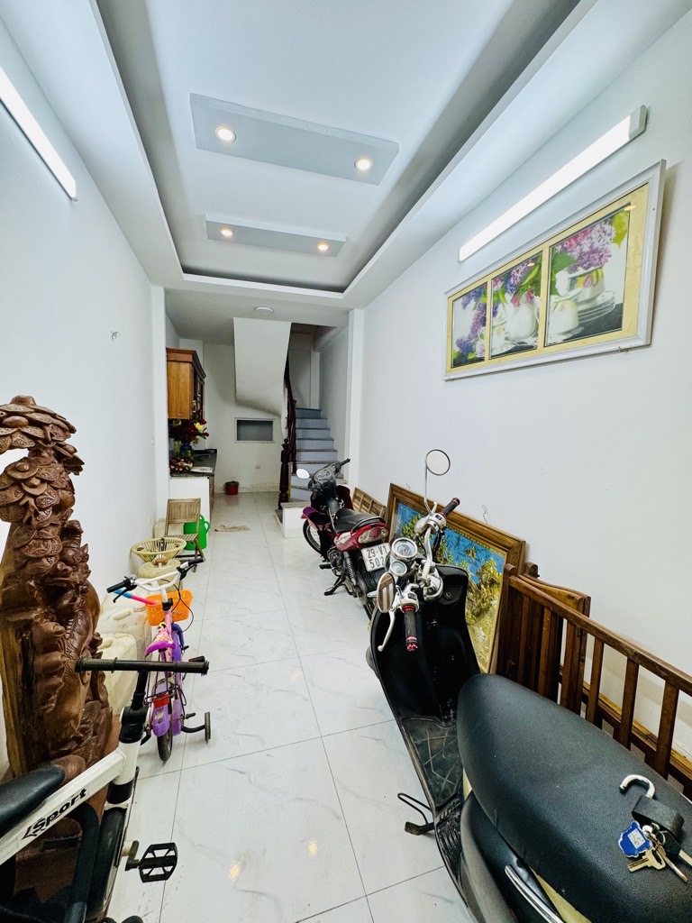 Bán nhà Linh Quang - diện tích 25,1m2 6 tầng - gần ô tô - giá 8 tỷ