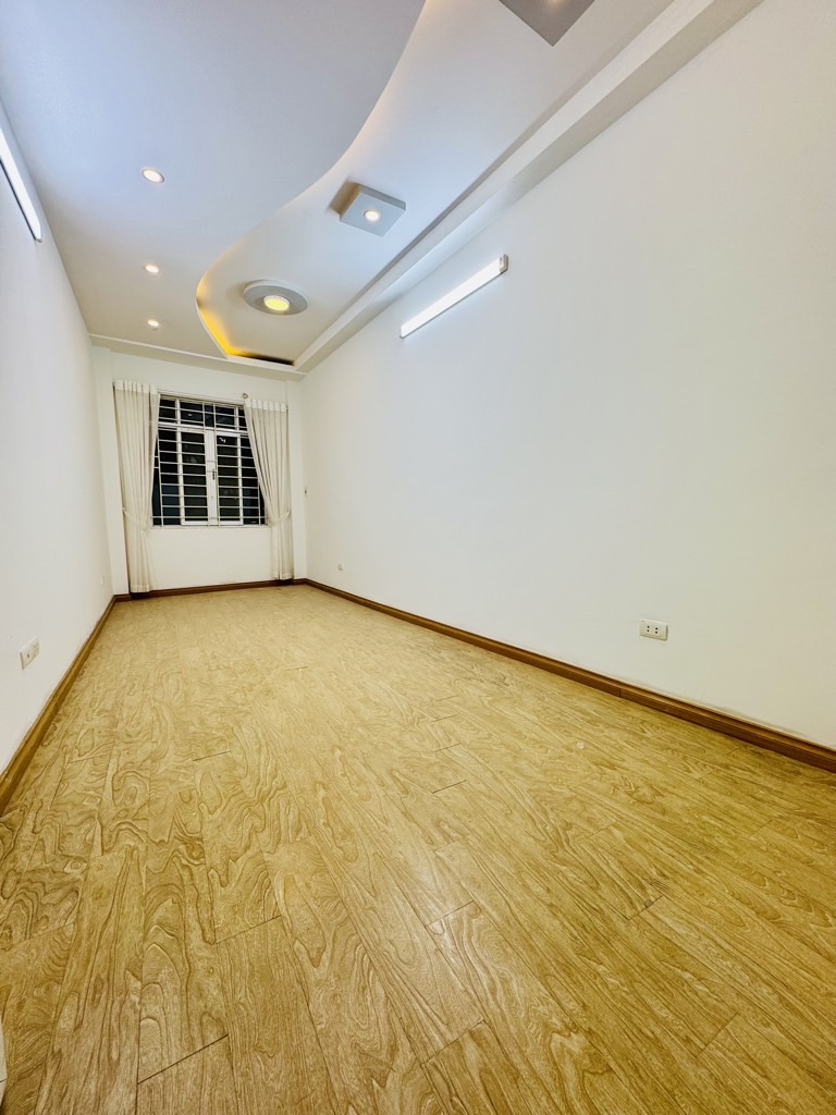 Bán nhà Linh Quang - diện tích 25,1m2 6 tầng - gần ô tô - giá 8 tỷ