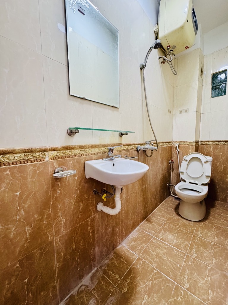 Bán nhà Linh Quang - diện tích 25,1m2 6 tầng - gần ô tô - giá 8 tỷ