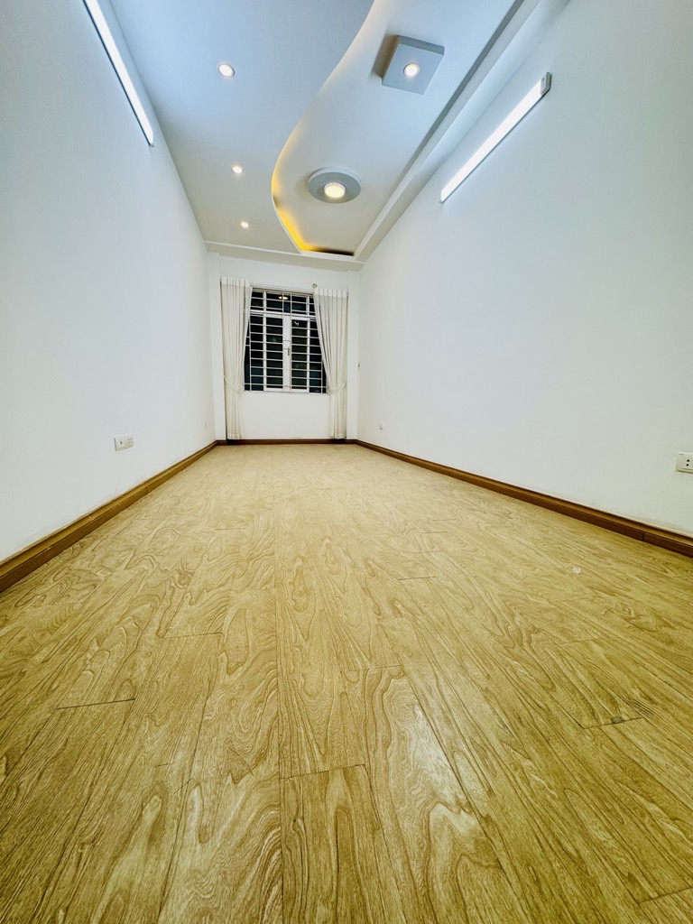 Bán nhà Linh Quang - diện tích 25,1m2 6 tầng - gần ô tô - giá 8 tỷ