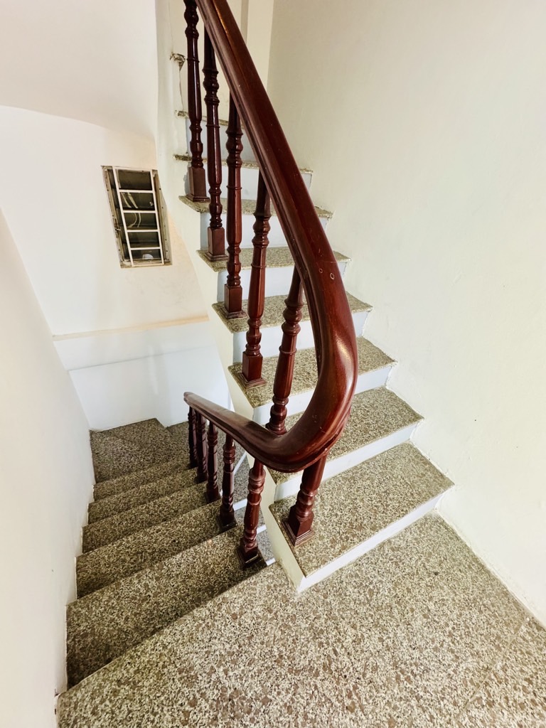 Bán nhà Linh Quang - diện tích 25,1m2 6 tầng - gần ô tô - giá 8 tỷ