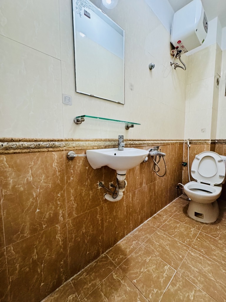 Bán nhà Linh Quang - diện tích 25,1m2 6 tầng - gần ô tô - giá 8 tỷ