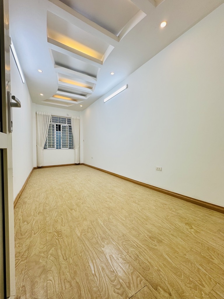 Bán nhà Linh Quang - diện tích 25,1m2 6 tầng - gần ô tô - giá 8 tỷ