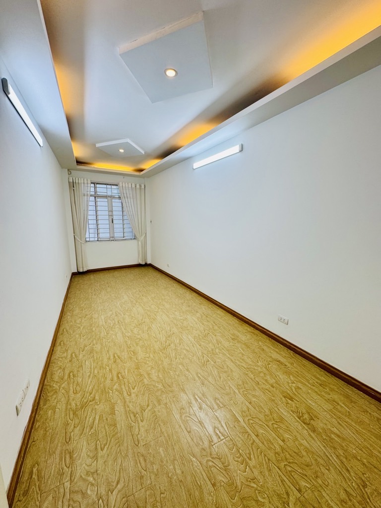 Bán nhà Linh Quang - diện tích 25,1m2 6 tầng - gần ô tô - giá 8 tỷ