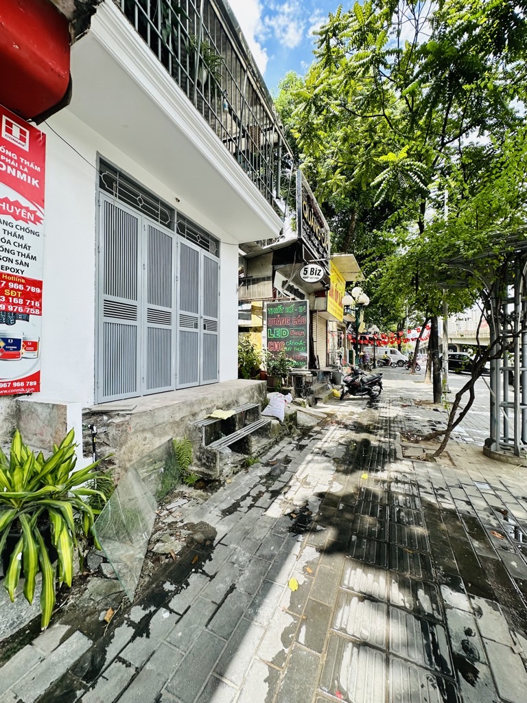 Bán nhà Khuất Duy Tiến - diện tích 39.7m2 1 tầng - 2 mặt tiền - giá 8,5 tỷ