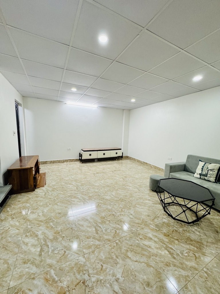 Bán nhà Vĩnh Hoàng - diện tích 30m2 2 tầng - Nhà riêng 3 bước ra đường 2 làn - giá 2,3 tỷ