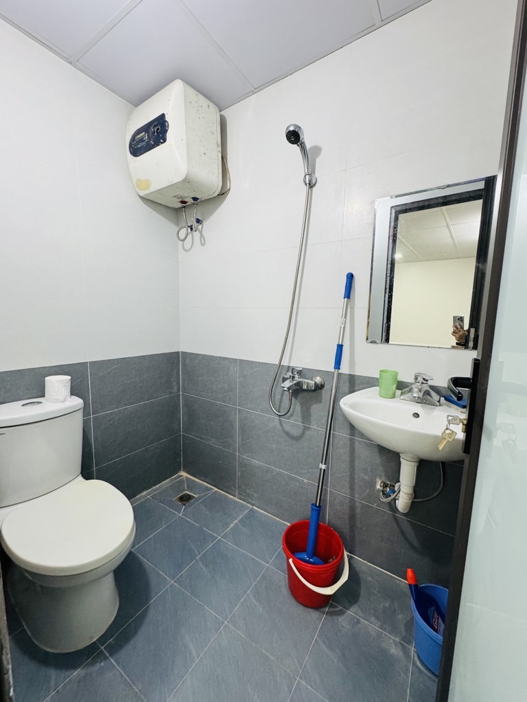 Bán nhà Vĩnh Hoàng - diện tích 30m2 2 tầng - Nhà riêng 3 bước ra đường 2 làn - giá 2,3 tỷ