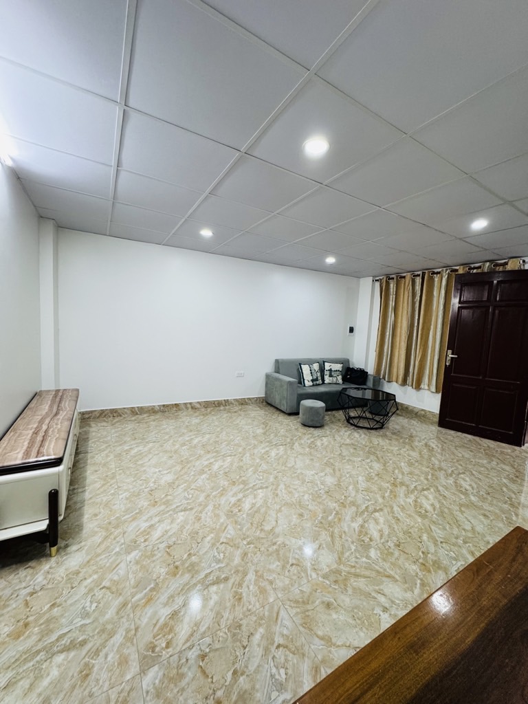 Bán nhà Vĩnh Hoàng - diện tích 30m2 2 tầng - Nhà riêng 3 bước ra đường 2 làn - giá 2,3 tỷ