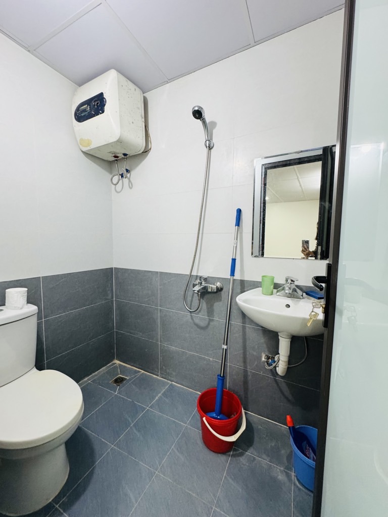 Bán nhà Vĩnh Hoàng - diện tích 30m2 2 tầng - Nhà riêng 3 bước ra đường 2 làn - giá 2,3 tỷ