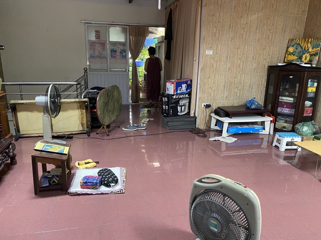 Bán nhà Mai Động - diện tích 128m2 2 tầng - Sổ riêng - giá 5,8 tỷ