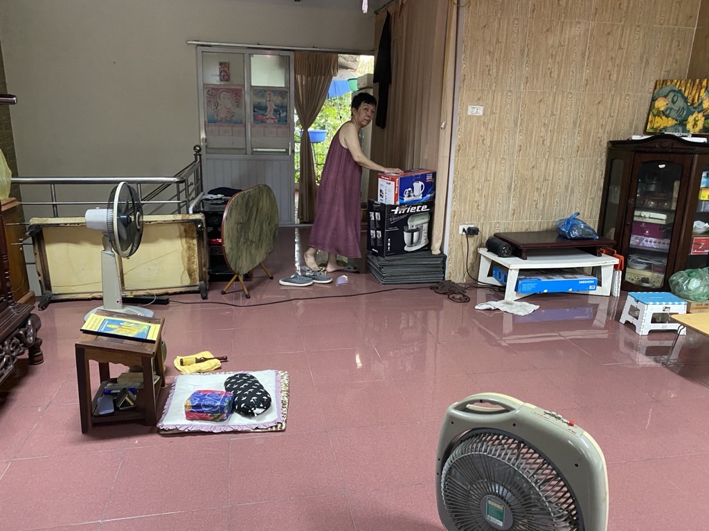 Bán nhà Mai Động - diện tích 128m2 2 tầng - Sổ riêng - giá 5,8 tỷ