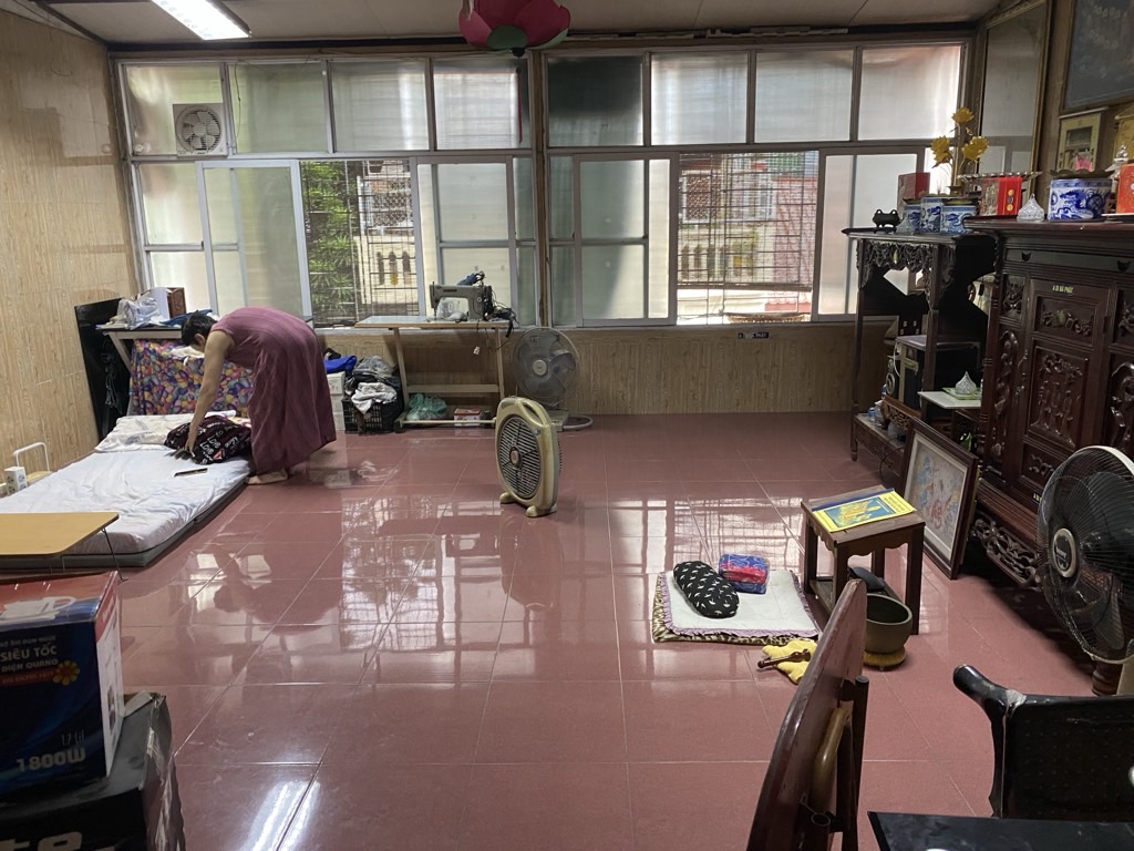 Bán nhà Mai Động - diện tích 128m2 2 tầng - Sổ riêng - giá 5,8 tỷ