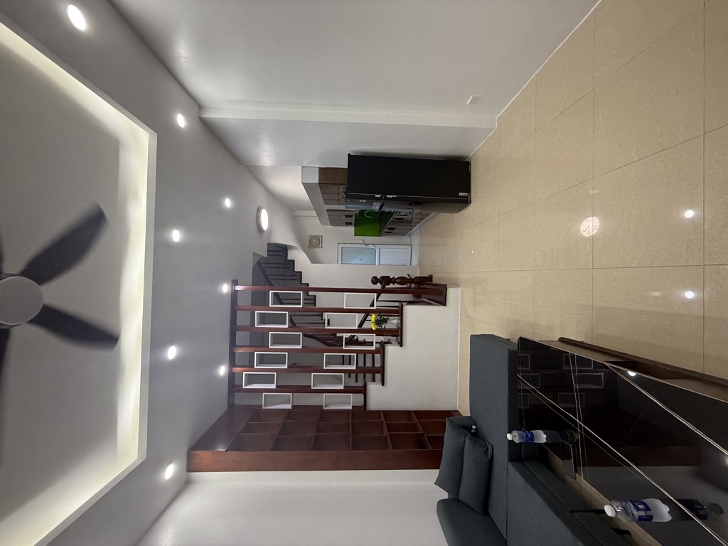 Bán nhà Thịnh Hào - diện tích 47m2 7 tầng - Ô TÔ TRÁNH - giá 11,6 tỷ