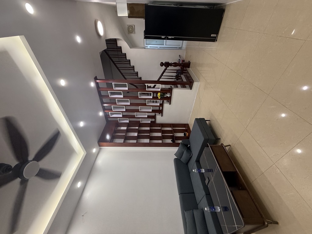 Bán nhà Thịnh Hào - diện tích 47m2 7 tầng - Ô TÔ TRÁNH - giá 11,6 tỷ