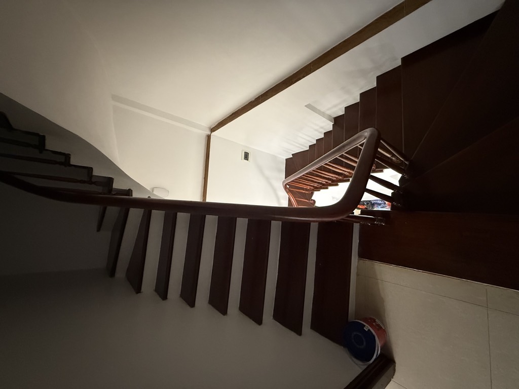 Bán nhà Thịnh Hào - diện tích 47m2 7 tầng - Ô TÔ TRÁNH - giá 11,6 tỷ