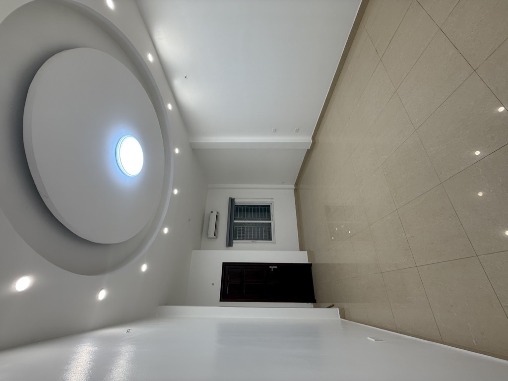 Bán nhà Thịnh Hào - diện tích 47m2 7 tầng - Ô TÔ TRÁNH - giá 11,6 tỷ