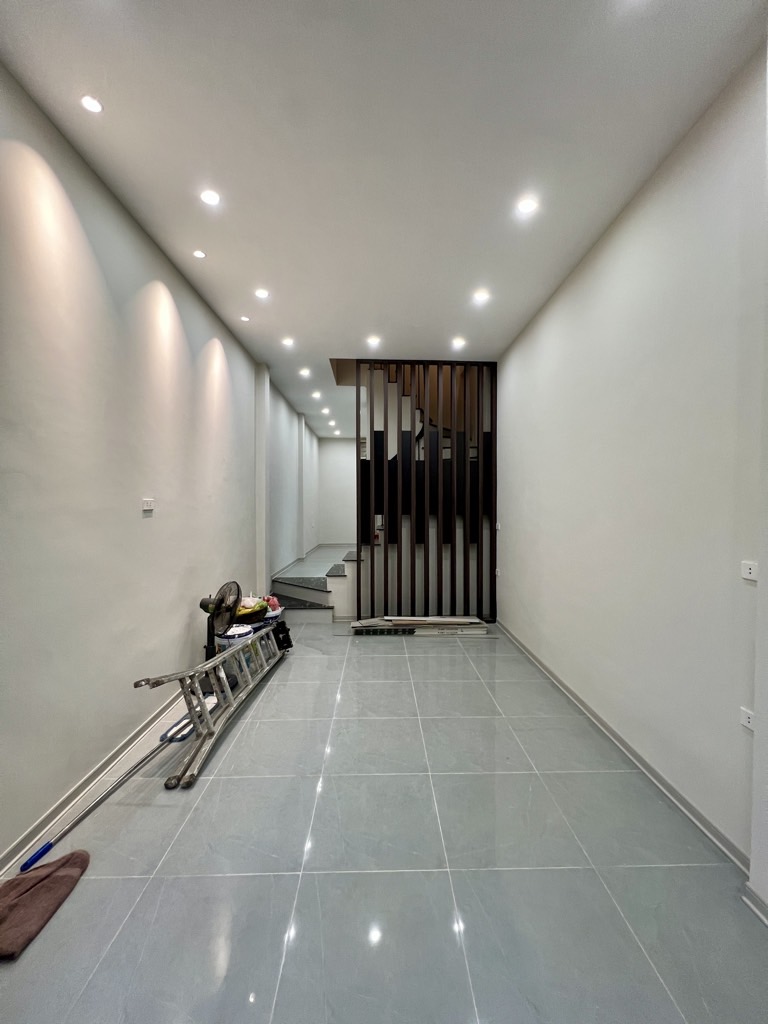 Bán nhà Thanh Đàm - diện tích 42,8m2 4 tầng - Ô tô đỗ cửa - giá 4,8 tỷ