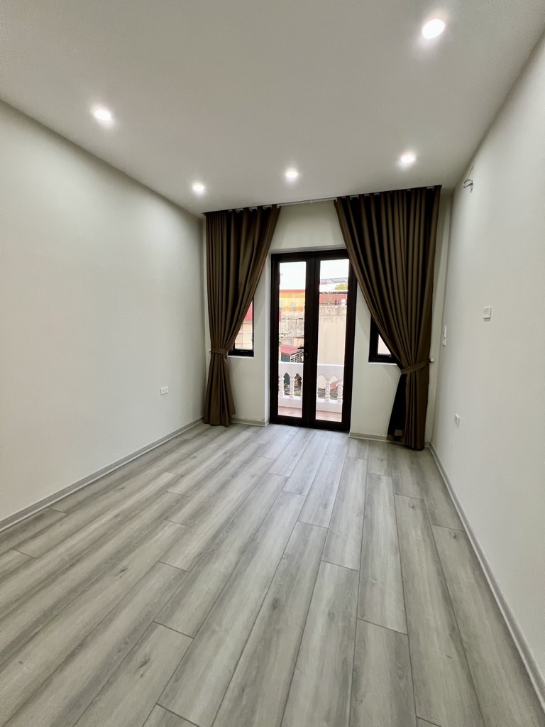 Bán nhà Thanh Đàm - diện tích 42,8m2 4 tầng - Ô tô đỗ cửa - giá 4,8 tỷ