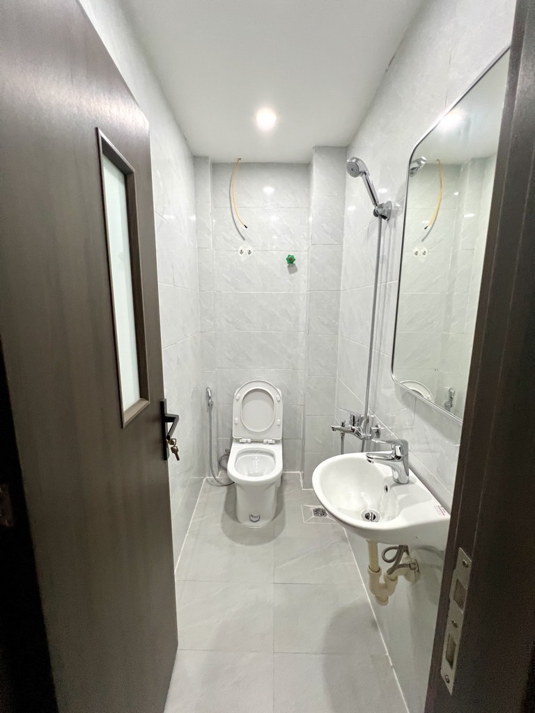 Bán nhà Thanh Đàm - diện tích 42,8m2 4 tầng - Ô tô đỗ cửa - giá 4,8 tỷ