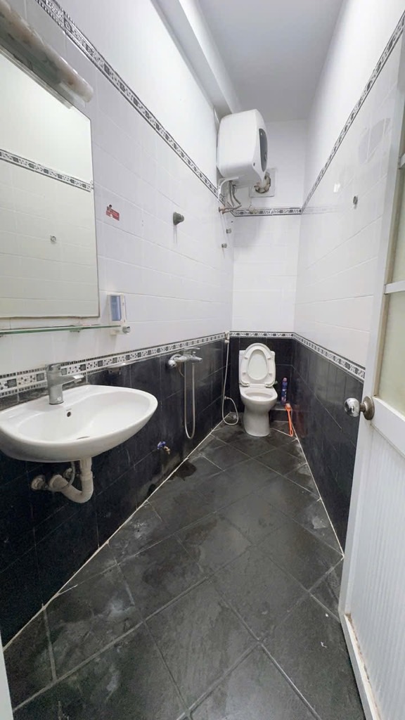 Bán nhà Lò Đúc - diện tích 78.8m2 5 tầng - Vừa ở vừa cho thuê - giá 13,9 tỷ