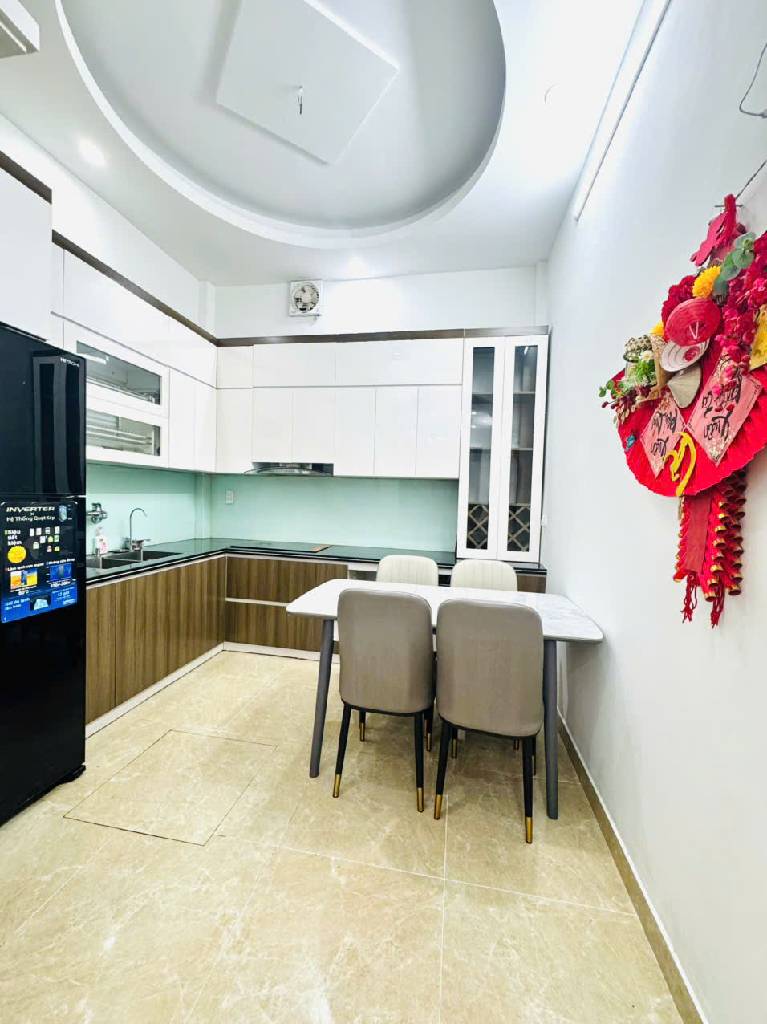 Bán nhà Trương Định - diện tích 34m2 5 tầng - Ngõ thông - giá 9,6 tỷ