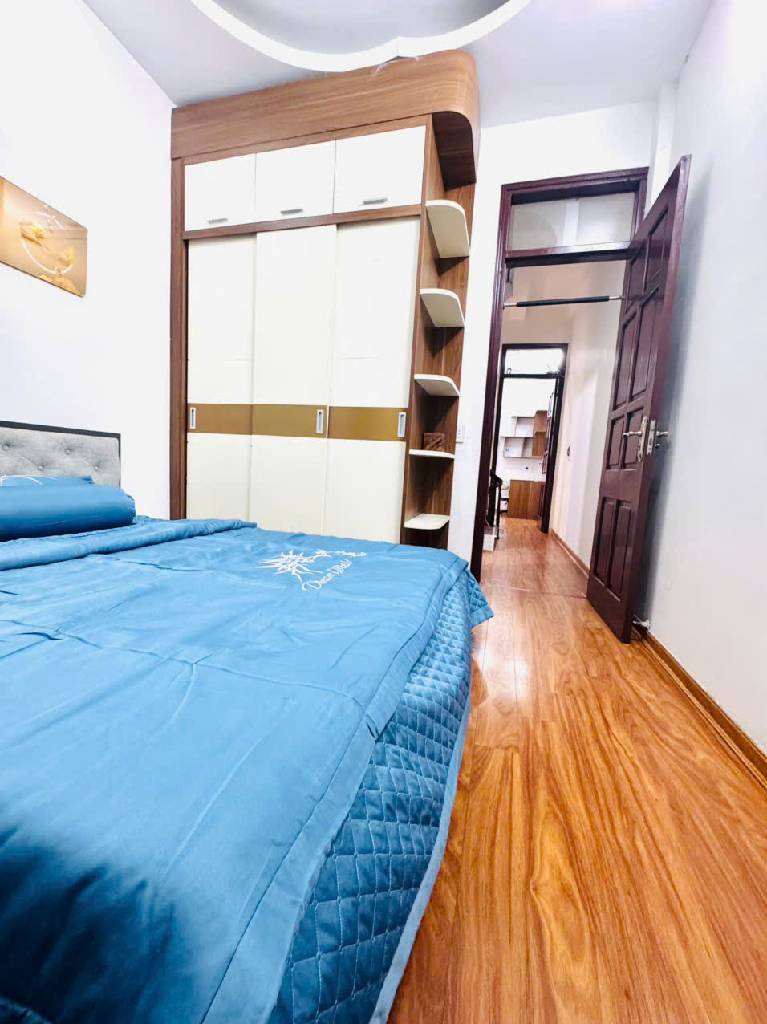 Bán nhà Trương Định - diện tích 34m2 5 tầng - Ngõ thông - giá 9,6 tỷ