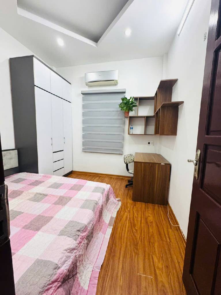 Bán nhà Trương Định - diện tích 34m2 5 tầng - Ngõ thông - giá 9,6 tỷ