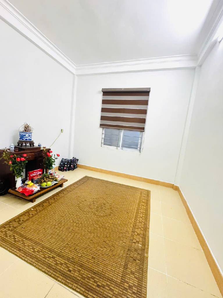 Bán nhà Trương Định - diện tích 34m2 5 tầng - Ngõ thông - giá 9,6 tỷ