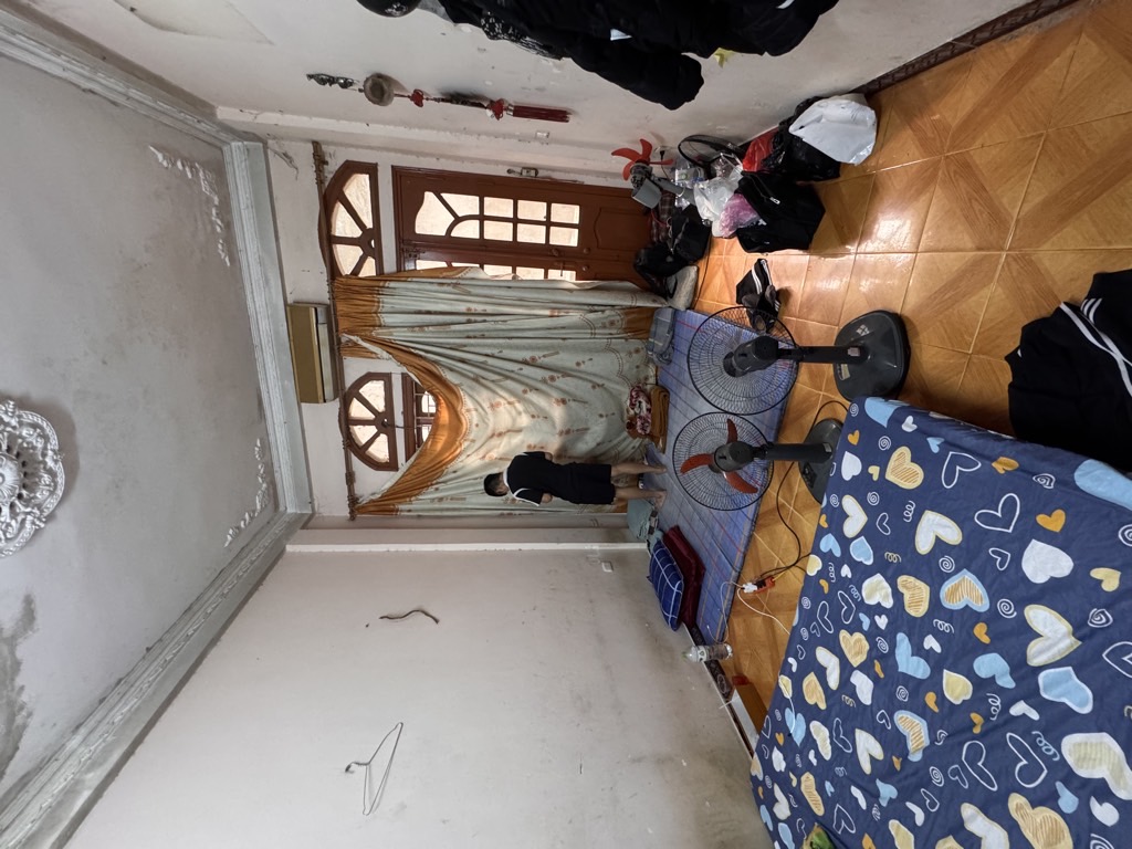 Bán nhà Pháo Đài Láng - diện tích 48m2 5 tầng - Nhà đẹp hiếm có - giá 12,5 tỷ