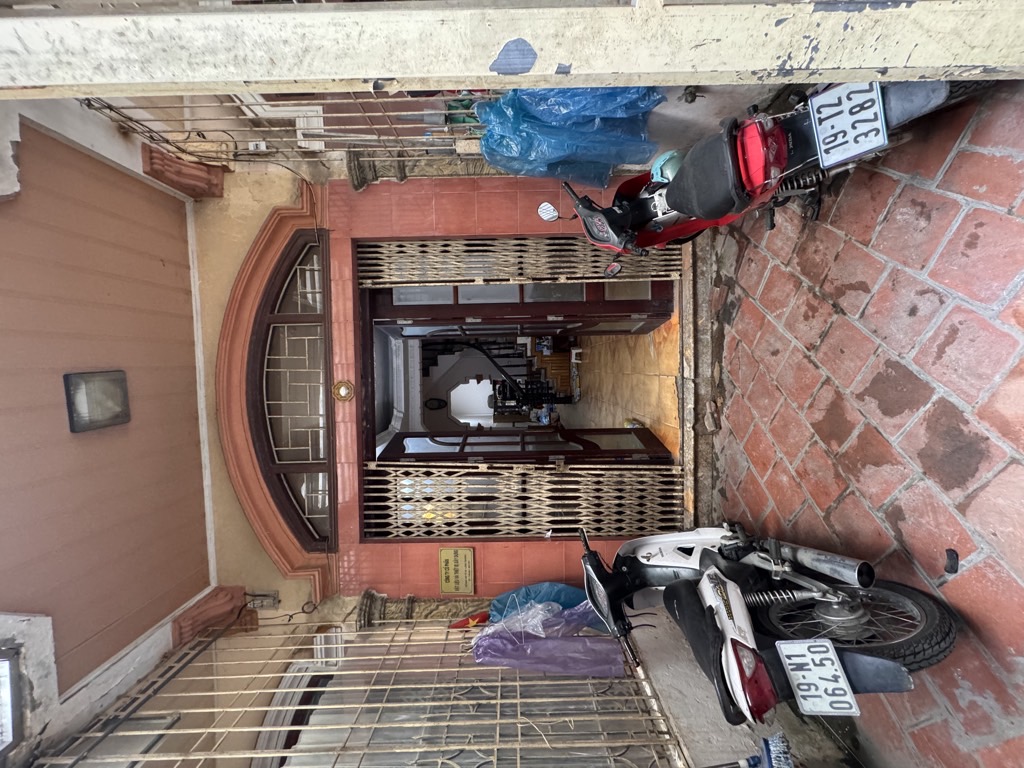 Bán nhà Pháo Đài Láng - diện tích 48m2 5 tầng - Nhà đẹp hiếm có - giá 12,5 tỷ