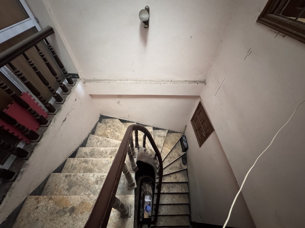 Bán nhà Pháo Đài Láng - diện tích 48m2 5 tầng - Nhà đẹp hiếm có - giá 12,5 tỷ