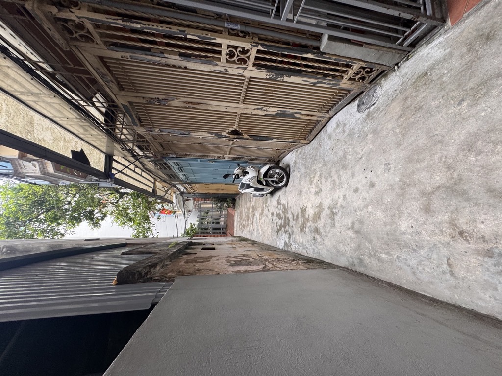 Bán nhà Pháo Đài Láng - diện tích 48m2 5 tầng - Nhà đẹp hiếm có - giá 12,5 tỷ