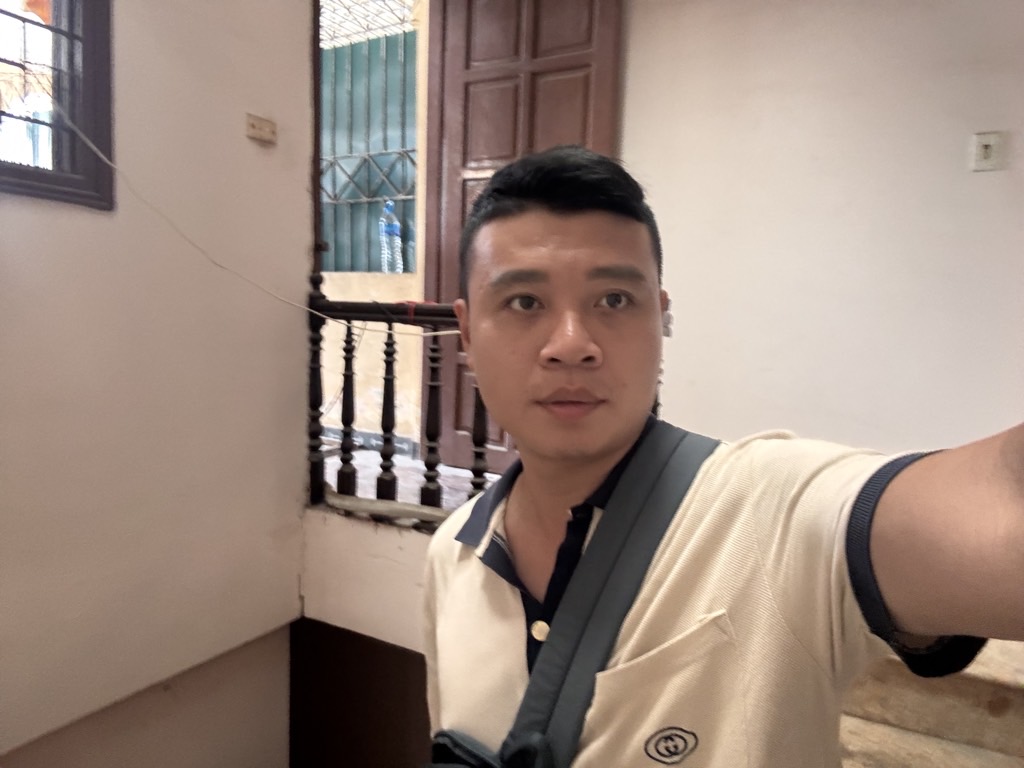 Bán nhà Pháo Đài Láng - diện tích 48m2 5 tầng - Nhà đẹp hiếm có - giá 12,5 tỷ