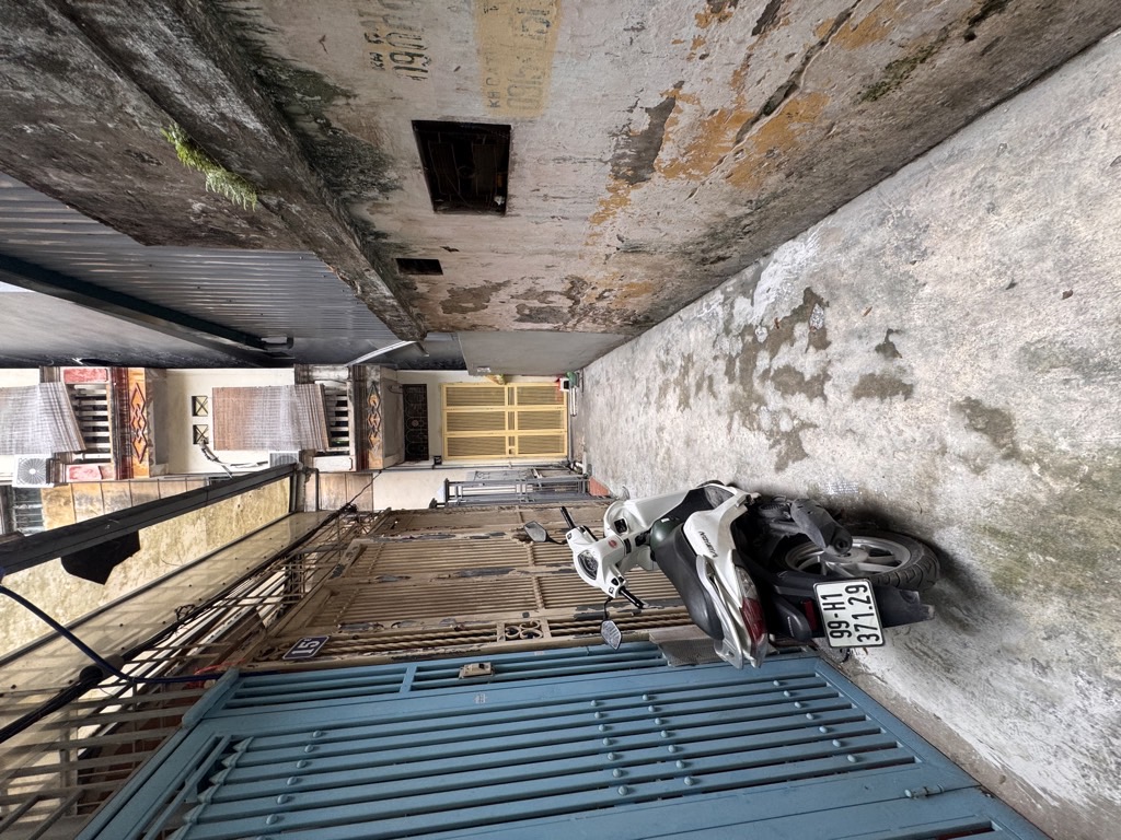 Bán nhà Pháo Đài Láng - diện tích 48m2 5 tầng - Nhà đẹp hiếm có - giá 12,5 tỷ