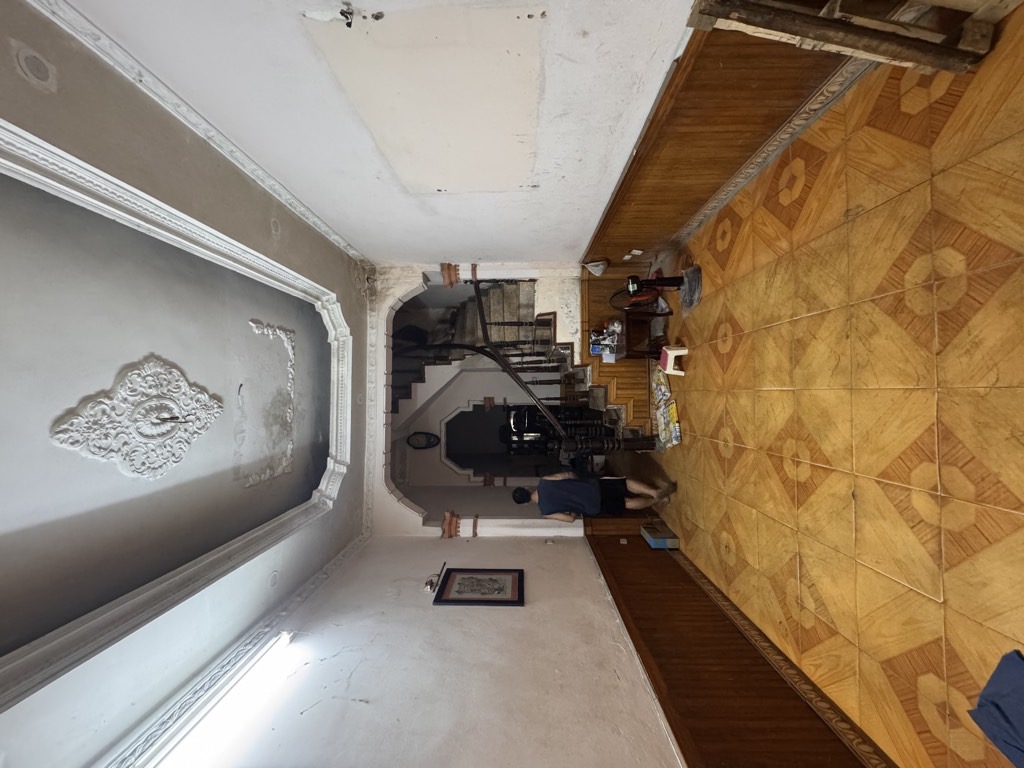 Bán nhà Pháo Đài Láng - diện tích 48m2 5 tầng - Nhà đẹp hiếm có - giá 12,5 tỷ