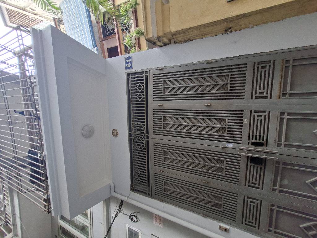 Bán nhà Thái Thịnh - diện tích 28m2 4 tầng - nhà dân xây chắc chắn - giá 6,8 tỷ