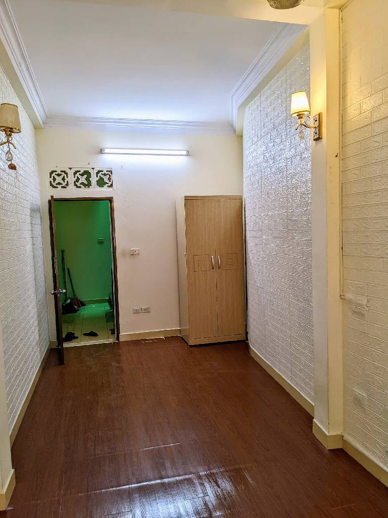 Bán nhà Thái Thịnh - diện tích 28m2 4 tầng - nhà dân xây chắc chắn - giá 6,8 tỷ