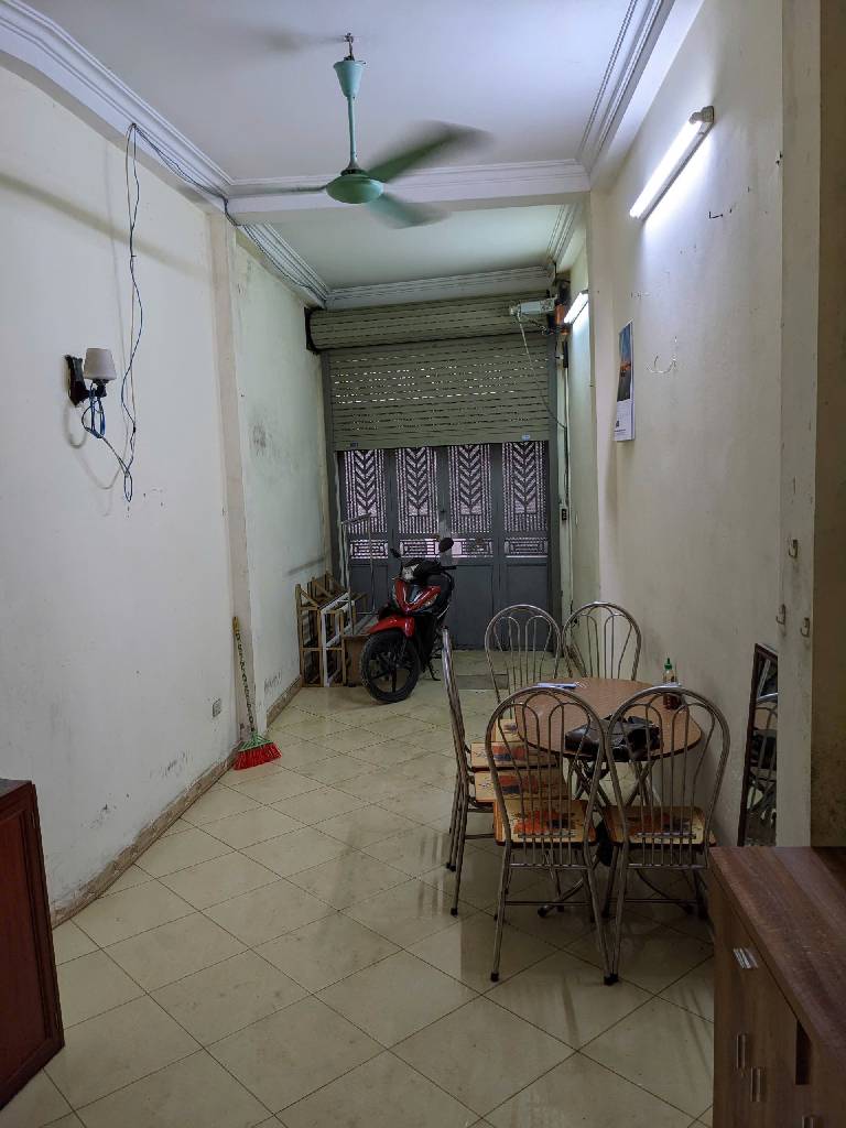 Bán nhà Thái Thịnh - diện tích 28m2 4 tầng - nhà dân xây chắc chắn - giá 6,8 tỷ