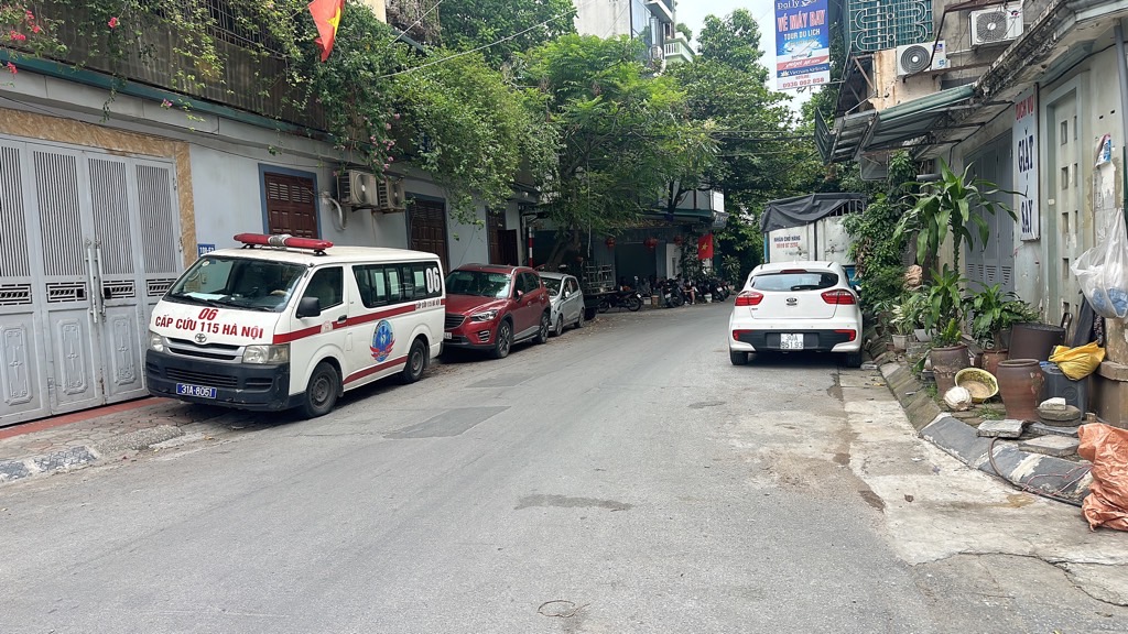 Bán nhà Tây Kết - diện tích 103m2 3 tầng - SIÊU PHẨM- PHÂN LÔ Ô TÔ 7 CHỖ - ĐẦU TƯ -VỊ TRÍ VÀNG - giá 22,5 tỷ