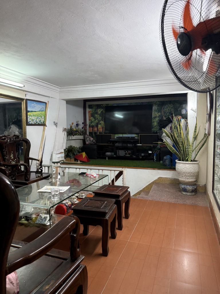 Bán nhà Trương Định - diện tích 28m2 5 tầng - Ô TÔ TẢI ĐỖ CỬA - giá 10 tỷ