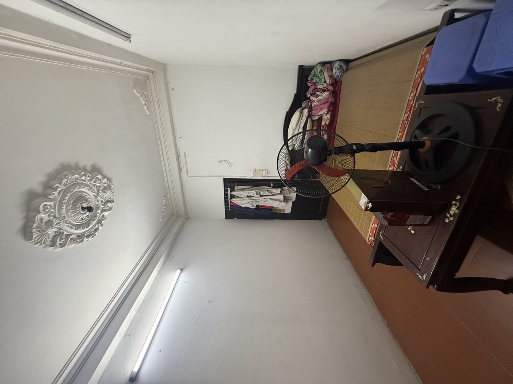 Bán nhà Trương Định - diện tích 28m2 5 tầng - Ô TÔ TẢI ĐỖ CỬA - giá 10 tỷ