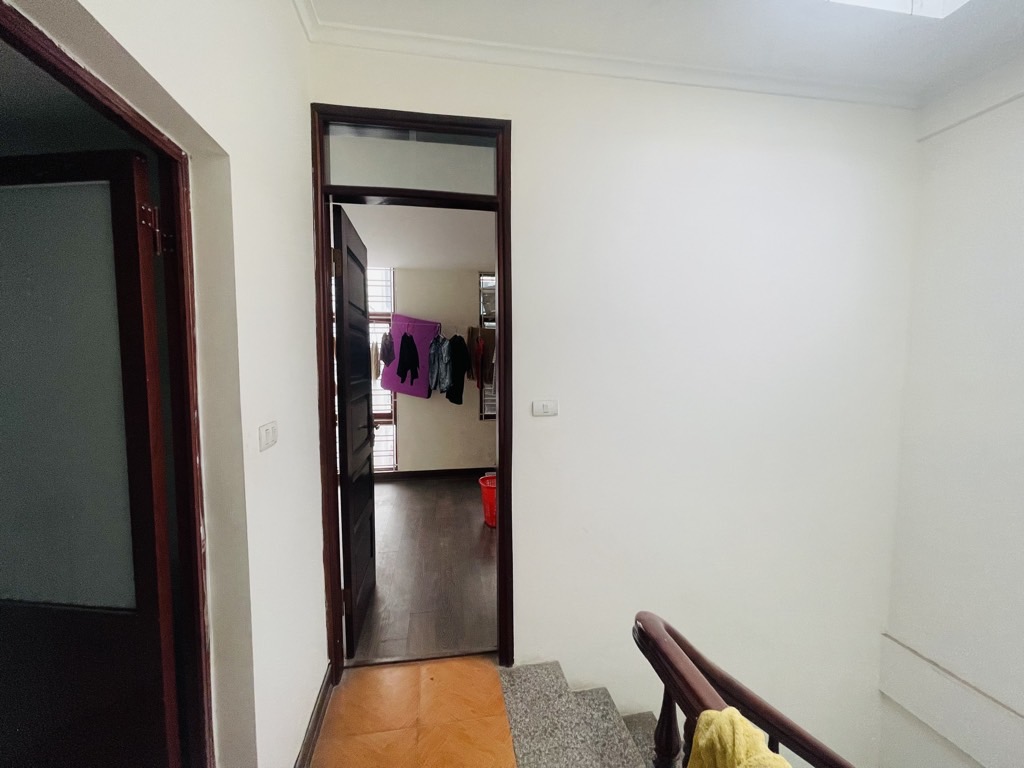 Bán nhà Bùi Xương Trạch - diện tích 42m2 5 tầng - lô góc, ô tô vào nhà - giá 11,4 tỷ