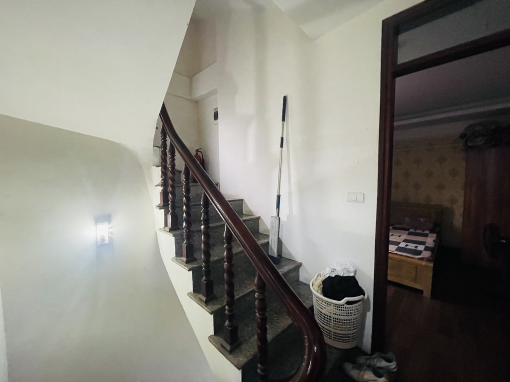 Bán nhà Bùi Xương Trạch - diện tích 42m2 5 tầng - lô góc, ô tô vào nhà - giá 11,4 tỷ