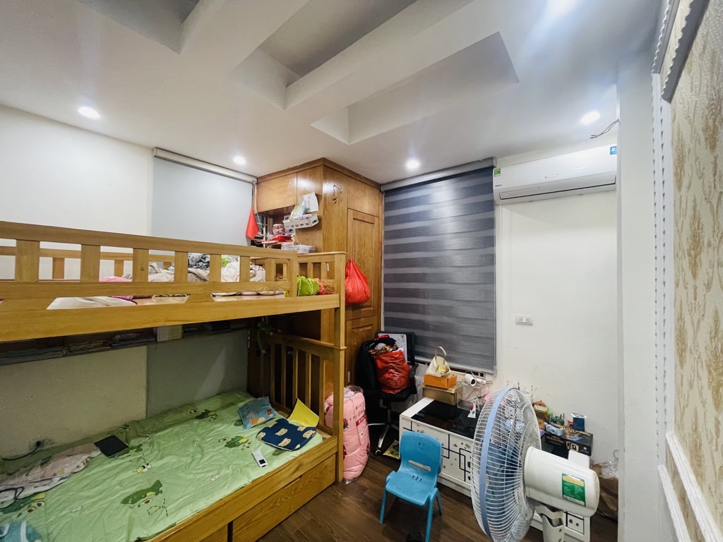 Bán nhà Bùi Xương Trạch - diện tích 42m2 5 tầng - lô góc, ô tô vào nhà - giá 11,4 tỷ