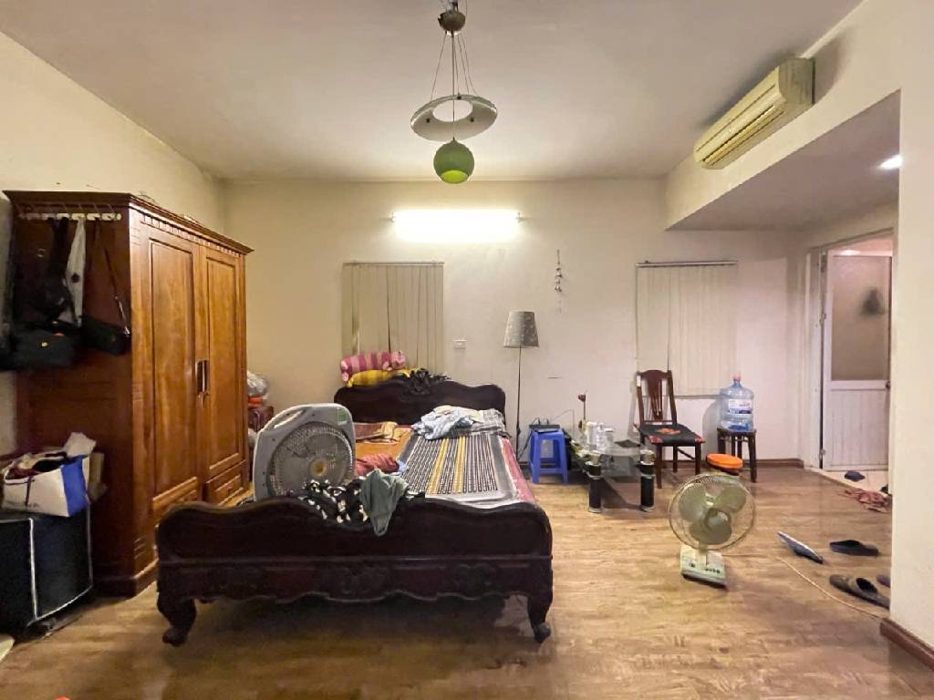 Bán nhà Ngõ Chợ Khâm Thiên - diện tích 79m2 3 tầng - Nhà nhạc sỹ nổi tiếng - giá 14,8 tỷ